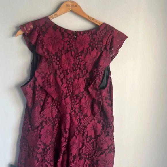 NEW Lulus Molinetto Burgundy Lace Ruffled Tiered Sleeveless Maxi Dress - Picture 8 of 12